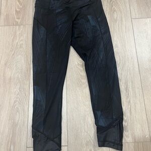 LuluLemon Black/Blue Patterned Leggings
